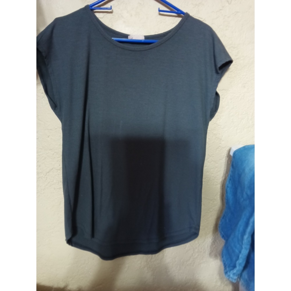 Rebel Society Womens Ribbed Knit Short Sleeve Crew Neck Curved Hem Top Grey
